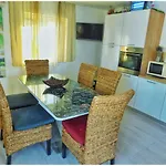 Littlevenice Appartme 50m From Sea Apartman *