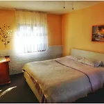 Littlevenice Appartme 50m From Sea Apartman *