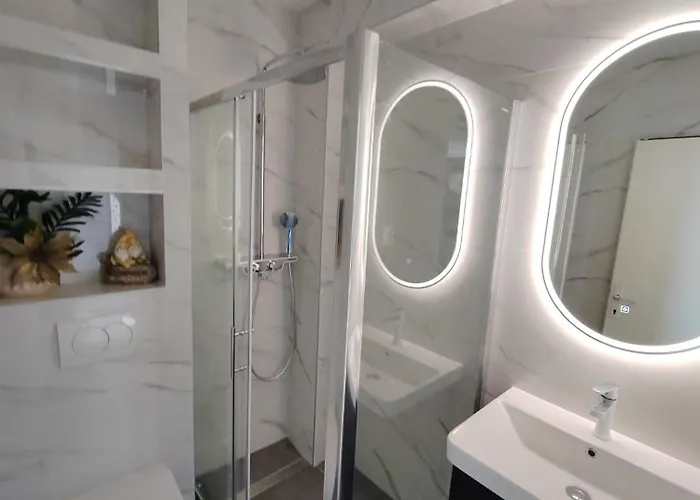 Littlevenice Appartme 50m From Sea טרוגיר